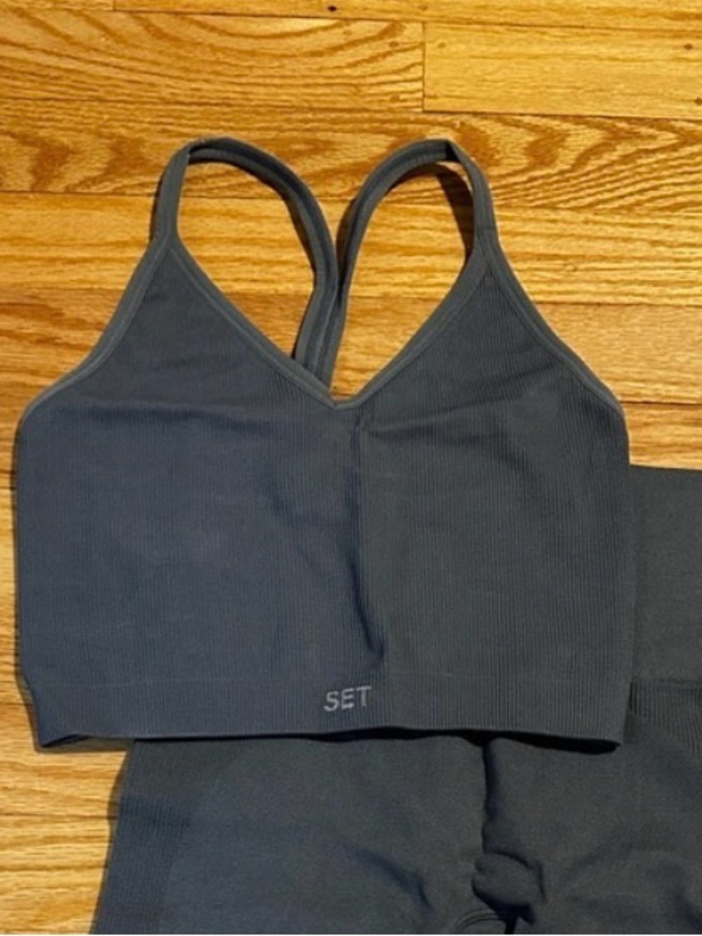 SET ACTIVE Slate gray top